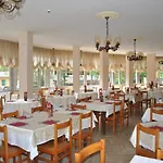 Hotel Amigos 3*